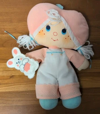 Muñeca de trapo de albaricoque Strawberry Shortcake vintage Kenner 1981 y peluche de conejito Hopsalot Foto 1 de 4