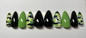 Grün und Schwarz Camo Press On Nails - Bild 1 von 1