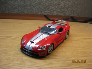 1/18 2003 Dodge Viper GTS-R Coupe - rot mit silbernen Streifen, Hot Wheels, ohne Box - Bild 1 von 20