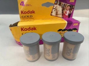 Kodak 200 Speed -24 Exp Gold- 3 Rollen - Ablaufdatum 3/2012 Open Box - Bild 1 von 1