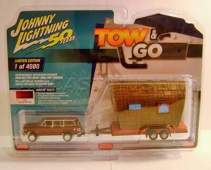 1981 '81 Jeep Wagoneer V/B mit Tiny House Tow & Go 50 Jahre Johnny Lightning 2019 - Bild 1 von 3