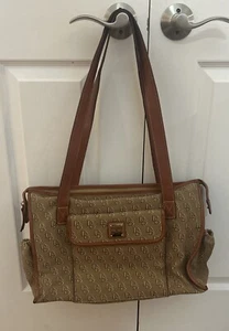Dooney & Bourke Wickeltasche Overnight Laptoptasche Signature Pattern Leder - Bild 1 von 12