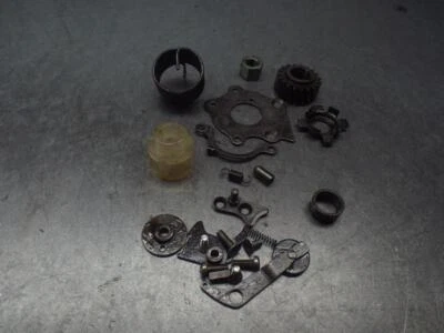 Suzuki TS185 Circa 1979-1981 varias placas de motor engranajes fijaciones etc.  Foto 1 de 4