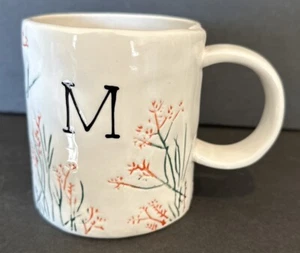 Tazza caffè Anthropologie Monogram M fiori selvatici impressionati arte ceramica 15 oz - Foto 1 di 6