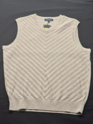 Roundtree & Yorke men's ceam v-neck sweater vest sz M - Image 1 of 4