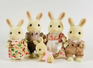 Sylvanian Families Calico Critters Sweetpea Periwinkle Milk Rabbit Family & Baby