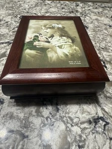 Jordan Mark Music Wooden 4" × 6" Photo Album/Trinket Box Plays - Picture 1 of 7