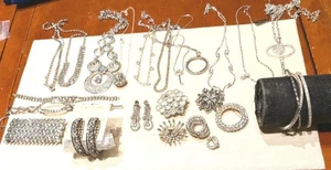  Lot 25 Assorted Rhinestone Necklaces  Brooches Bracelets And Earring 5 signed - Picture 1 of 10