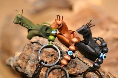 皮革蜗牛钥匙扣-可爱手工礼物送给新司机 — 第 1/4 张图片