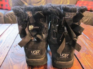 BOTAS UGG Girl BAILEY BOW ll NEGRAS BRILLANTES EE. UU. 11 - Imagen 1 de 5