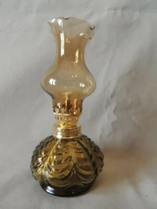 Collectible small oil tablelamp old green glass 18cm - Picture 1 of 9
