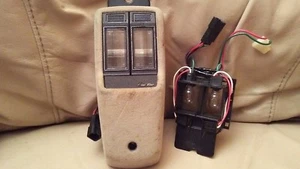 CADILLAC- SEDAN DEVILLE- INTERIOR LIGHTS - Picture 1 of 2