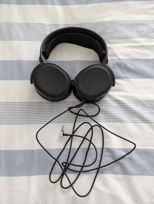 Steel Series Arctic 3 Wired Noise Cancelling Gaming Headphones Retractable Mic - Image 1 of 2