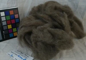 Romney wool roving natural dark gray spin weave felting fiber arts crochet knit - Picture 1 of 4