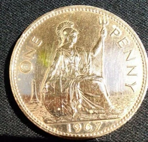 1967 One Penny - 1d Coin - Queen Elizabeth II with wallet Born in 1967 - Picture 1 of 7
