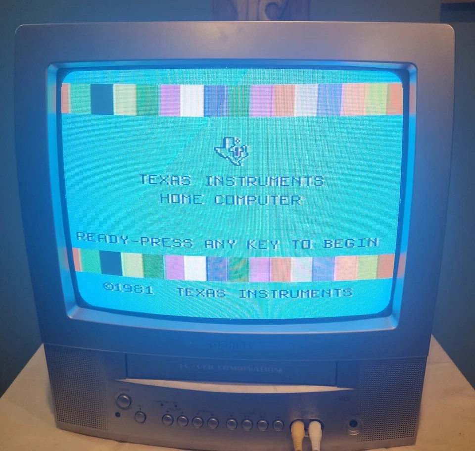Sistema informático doméstico vintage Texas Instruments TI-99/4A con cables probado funciona Foto 1 de 4