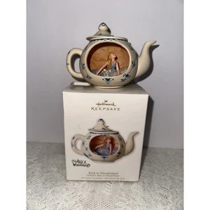Hallmark Keepsake Alice Wonderland Back to Wonderland teiera decorazione natalizia - Foto 1 di 3
