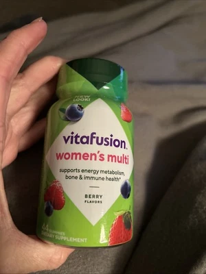 Gominolas multivitamínicas Vitafusion para mujer 44 unidades Berry caducidad 03/2026 Foto 1 de 4