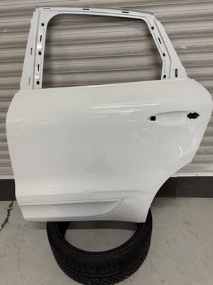 Porsche Macan GTS door rear left door left door 95B833311A 95b 2014 - Image 1 of 4