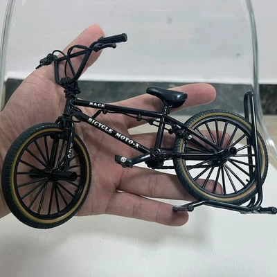 Mini modelo de bicicleta de liga leve decoração metal metal dedo de montanha bicicleta preta 1:8 - Imagem 1 de 4