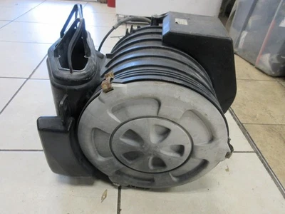 Limpiador de admisión de aire OEM Nissan UD3300  Foto 1 de 4