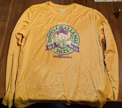 Camisa Mediana Disney Marathon Weekend 2025 RunDisney - Dopey Challenge 48,6 Millas Foto 1 de 3