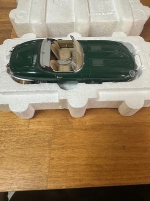 franklin mint 1961 Jaguar XKE die cast green model toy car - Image 1 of 4