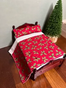 Dolls House Bedding Set -1/12 Scale/ To fit Double Bed red holly christmas - Picture 1 of 6