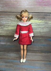 Vintage 1973 Mattel Barbie Skipper Pose 'N Play  1179 Wearing Velvet Dress #1737