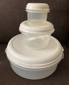 Rubbermaid Servin Saver#2-4 Cups, #5- 22 Cups, #6-1 Cup - Clear w/White Lids-VTG - Picture 1 of 10