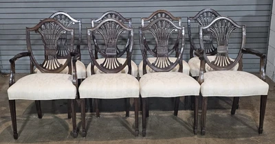 Juego de 8 sillas de comedor federales talladas en caoba maciza con respaldo escudo damasco seda Foto 1 de 4