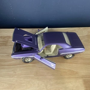 ERTL 1970 Dodge Challenger R/T American Muscle 1:18 Die Cast Metal Purple Car - Picture 1 of 17