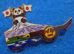 GUITARRA UYENO-EKI TOKYO PANDA BEAR BANDERAS JAPONESAS MT FUJI 2016 Hard Rock Café PIN - Imagen 1 de 1