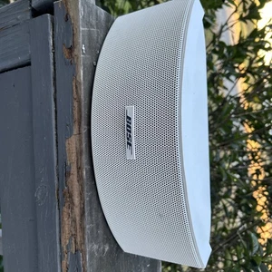 1 BOSE 151 SE ?Altavoz Ambiental Exterior Blanco Sin Soporte Un Altavoz ¡Bonito! - Imagen 1 de 15