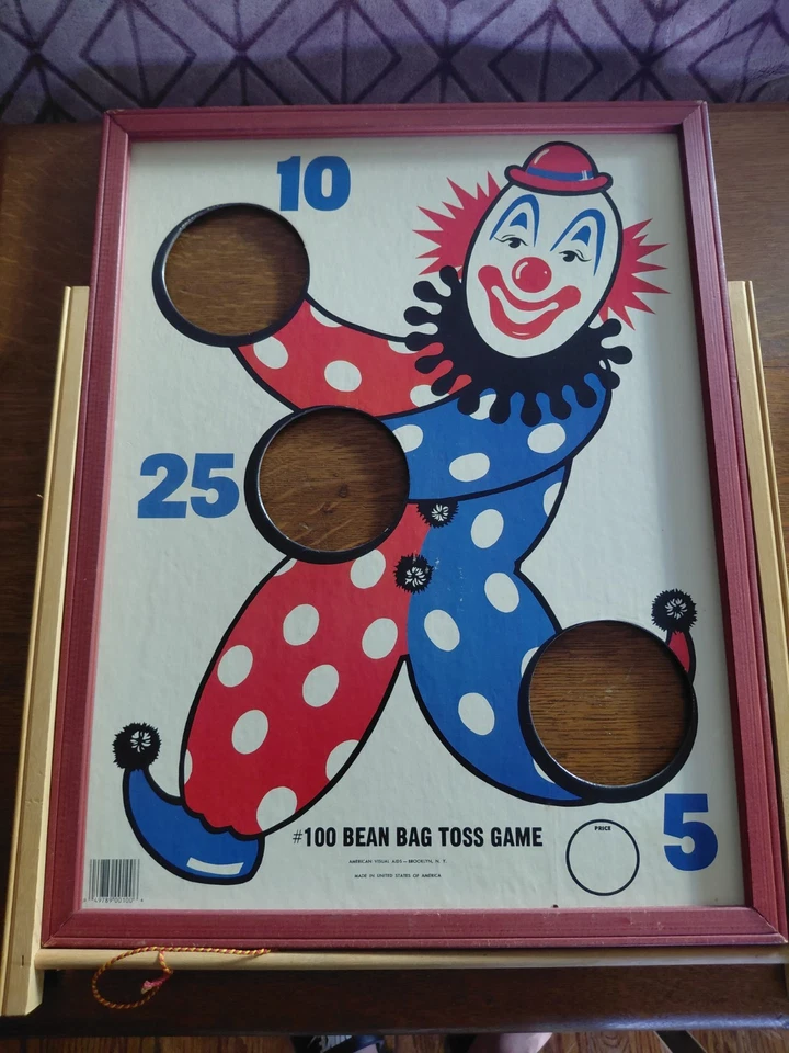 Vintage Clown Bean Bag Toss Game Board with Swing Frame Foto 1 de 4