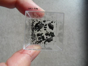 Meteorite chondrite carbonnée carbonaceous TARDA C2 ung 0.6 g - Imagen 1 de 2