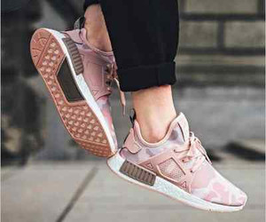 womens adidas xr1