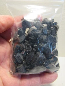 Pietre naturali grezze tormalina nera 1/4 libbra cristallo sfuso grezzo 4 oz - Foto 1 di 3