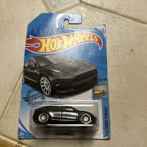 2017 Mattel Hot Wheels Tesla Model 3 #112/250 Factory Fresh #9/10 NIP - Picture 1 of 4