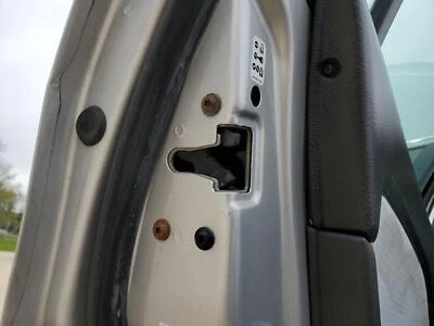 Conjunto de trava de porta traseira LH 2006-2011 Mercury Milan 2006-2012 Ford Fusion - Imagem 1 de 4