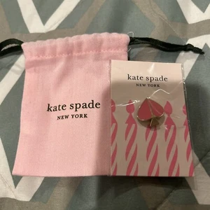 New In Package Kate Spade Birthday Love Pink Enamel Heart Lapel Pin With Pouch - Picture 1 of 7