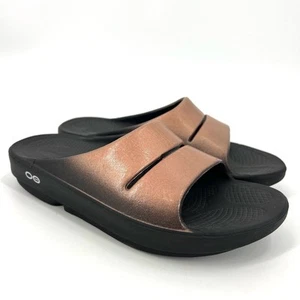 Sandalias Oofos Ooahh Luxe para mujer talla 7 para hombre talla 5 recuperación cobre oro rosa - Imagen 1 de 9