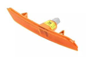 Genuine GM Amber Drivers Front Marker Lamp 23169181 - Picture 1 of 5