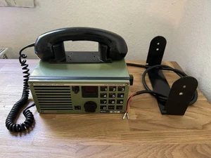 Radio teléfono VHF Sailor RT2048 - Imagen 1 de 8