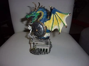 VAJILLA DE REGALO PACIFIC DRAGON SCENE 8" DE ALTO - Imagen 1 de 1