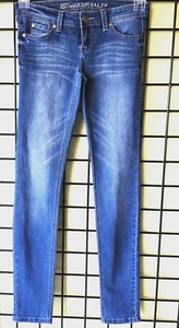 Blue Asphalt Women's Straight Leg Jeans Size 1 New Without Tags - Picture 1 of 9