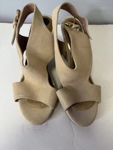 Sandalias de cuña Donald Pilner con tiras. Tacón esculpido. Forro de espuma viscoelástica. 9,5 - Imagen 1 de 7