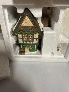 Dipartimento 56 Vescovi Casa Est #55670 Dickens Village Collezione Patrimonio Nuovo con scatola - Foto 1 di 5