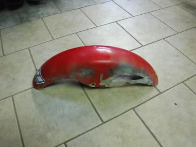82 83 84 Suzuki GS750 E  53110-45900 OEM Front Fender FF173 - Image 1 of 3