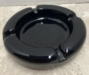 Vintage Aschenbecher schwarz Amethyst rund 4,5 breit 4 Schlitze dickes Glas keine Chips  - Bild 1 von 5